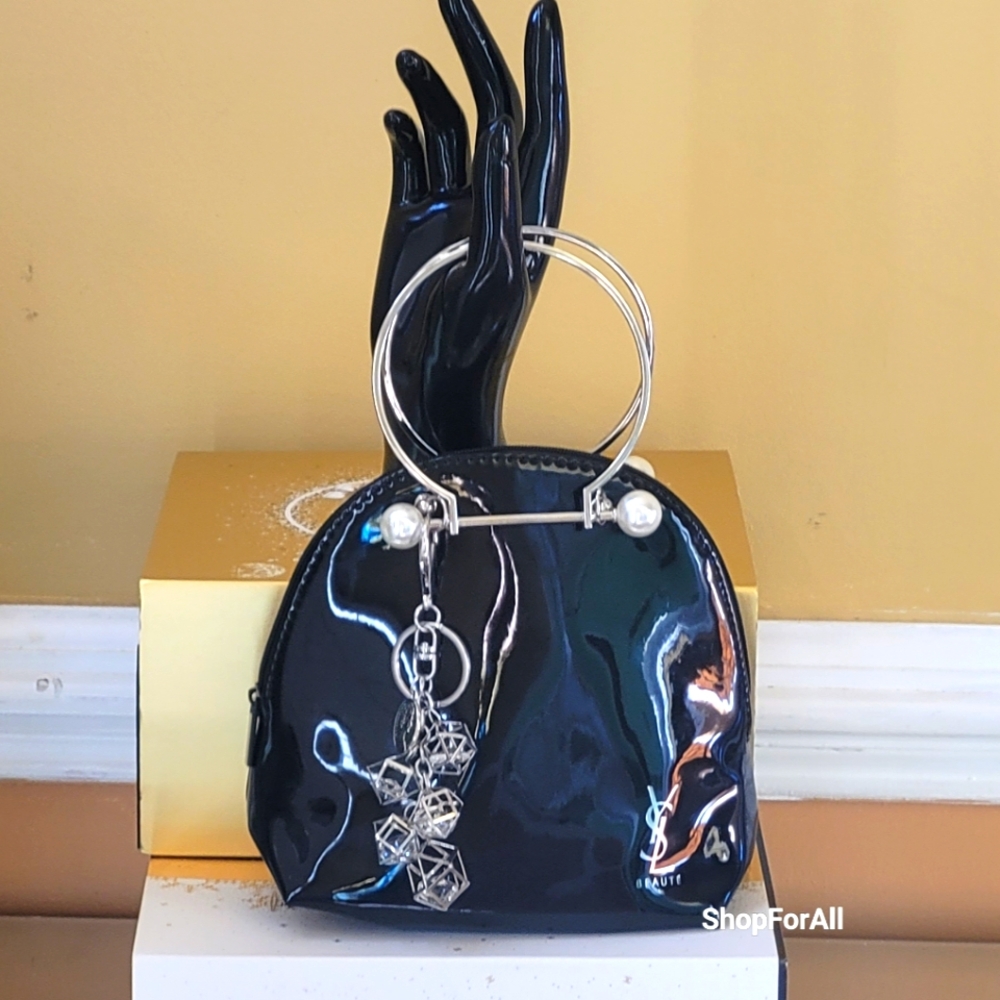 Yves Saint Laurent - Picture 16 of 16